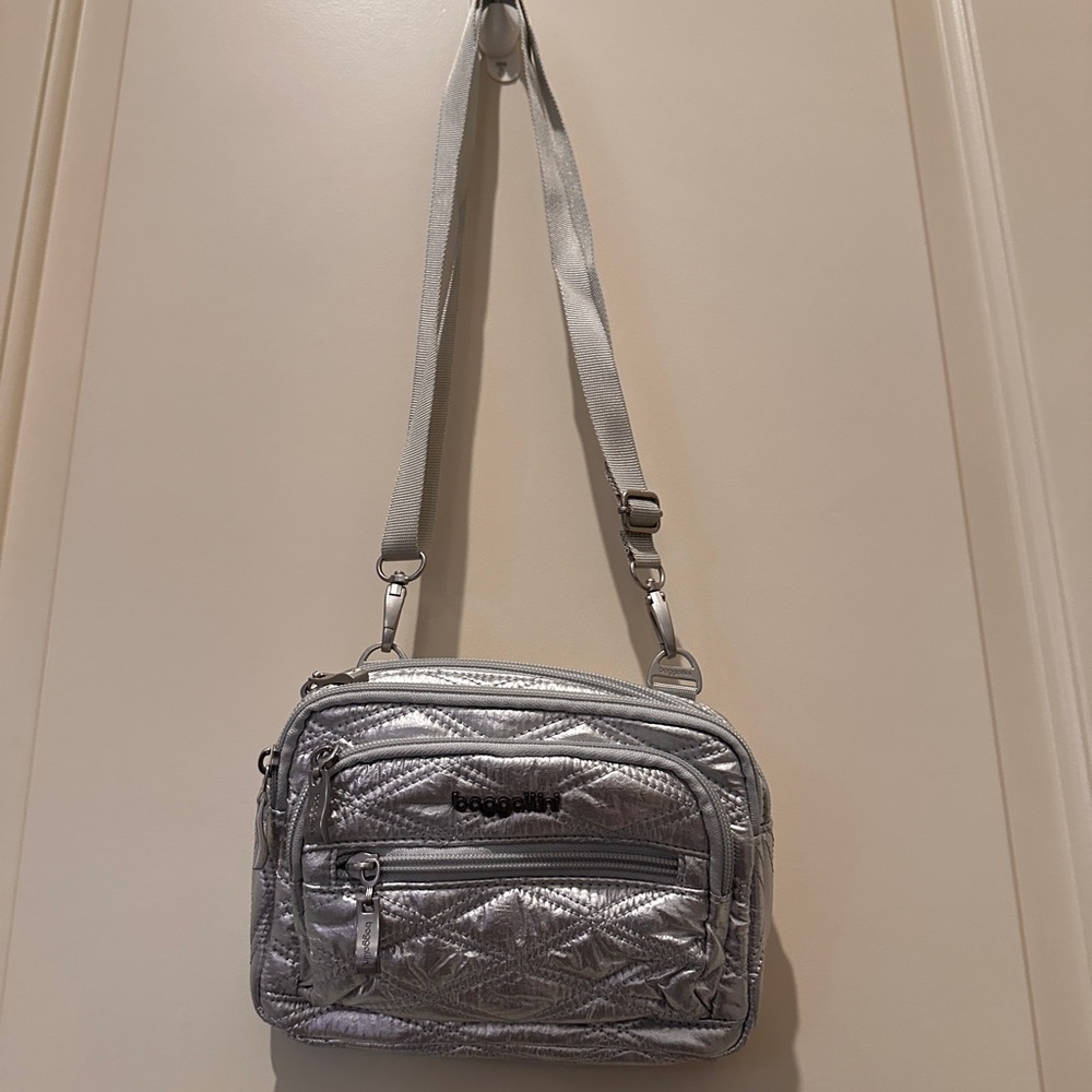 Baggallini Metallic Silver Quilted Crossbody Bag